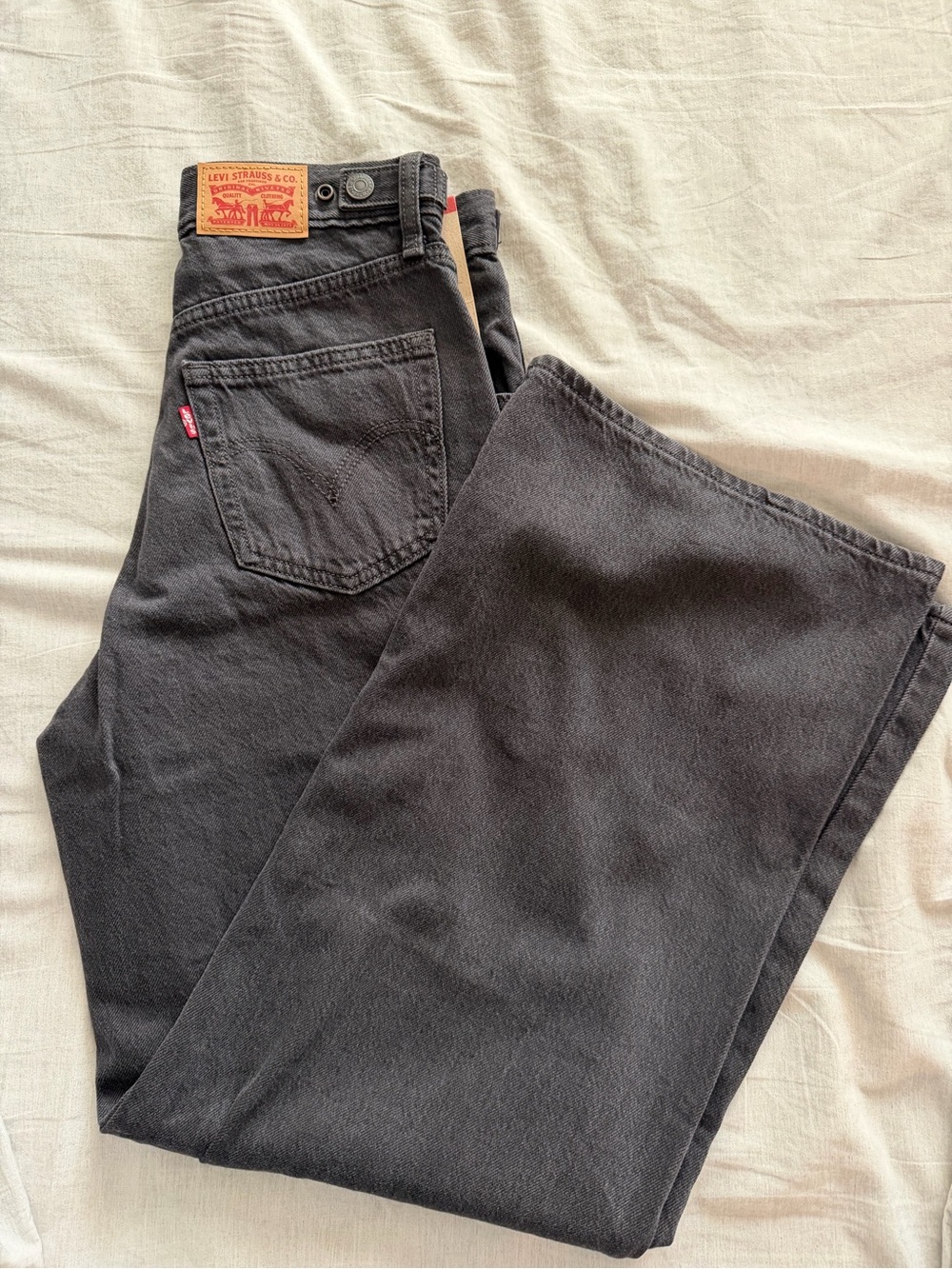 Levi’s Women’s High-Waisted Cinch Baggy Jeans